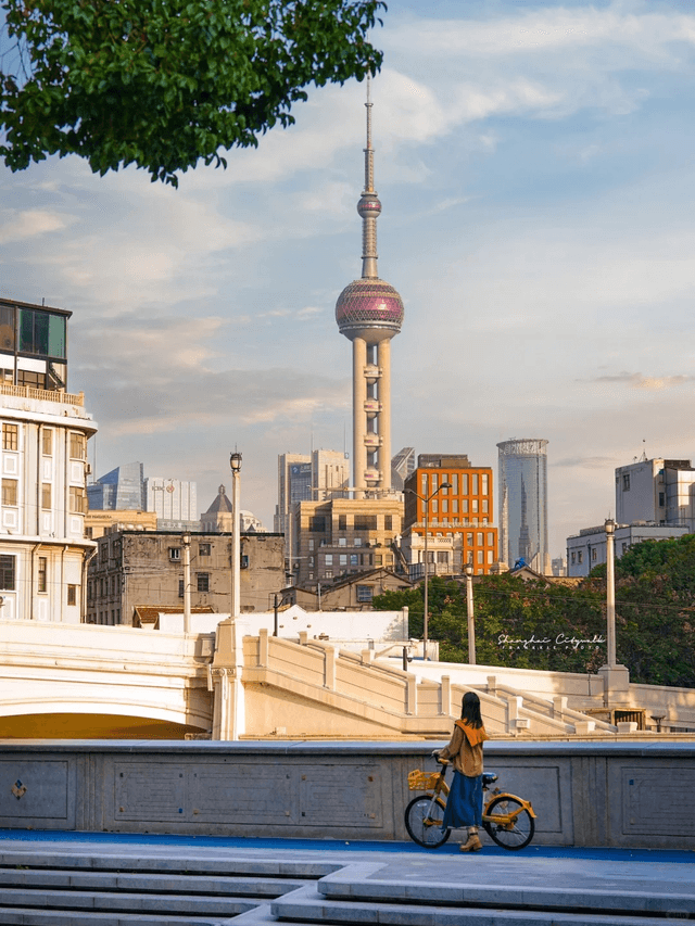 Convenient city environment near top public dental hospitals in China