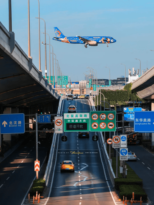 Convenient city environment near top public dental hospitals in Shanghai