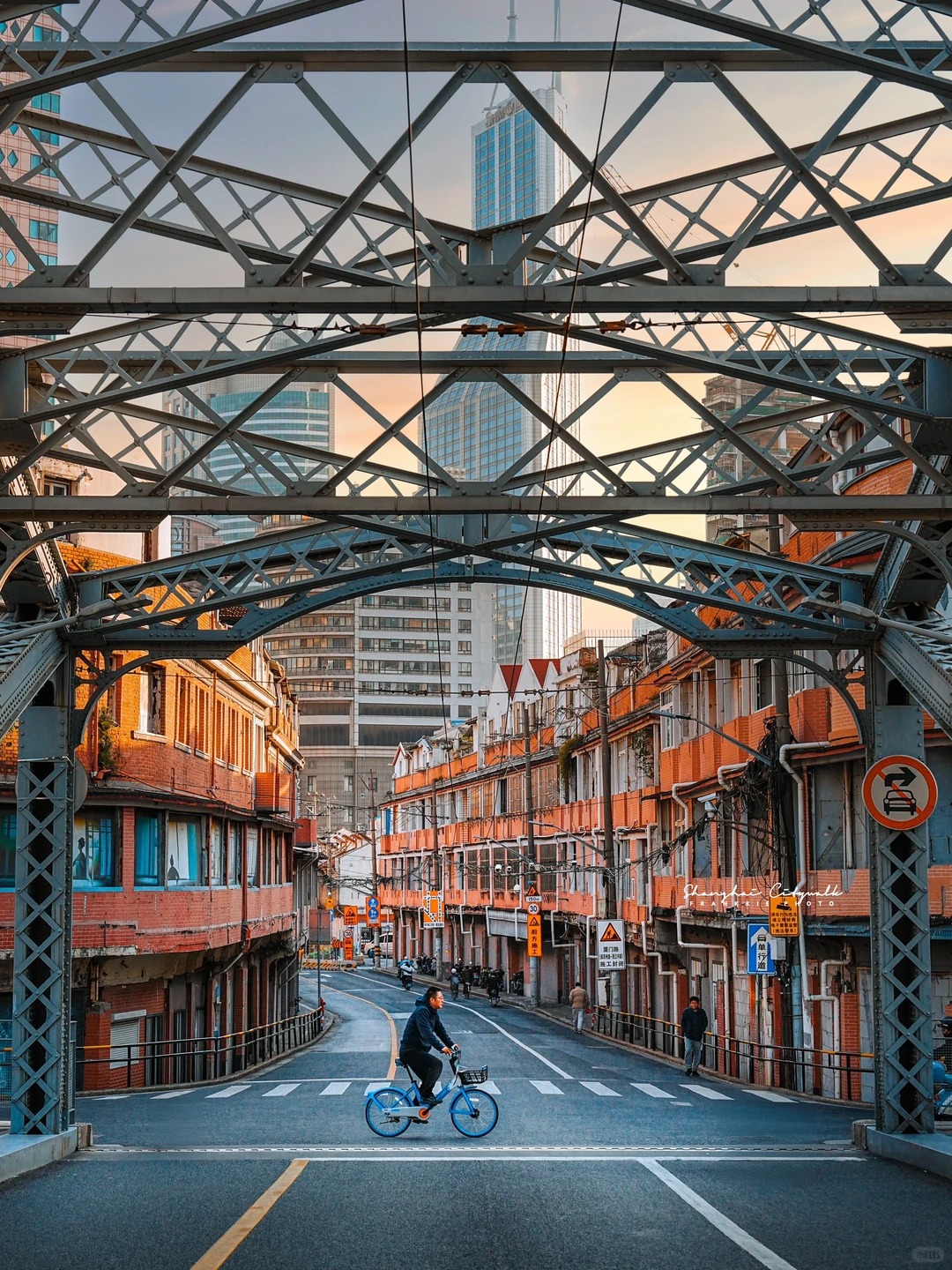 Patient testimonial - Shanghai street